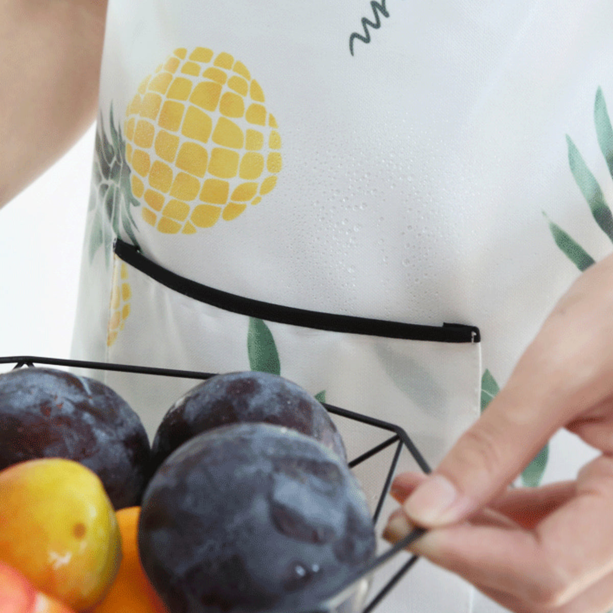 Matching “Mini & Me” Waterproof Aprons – Adult & Child Family Aprons